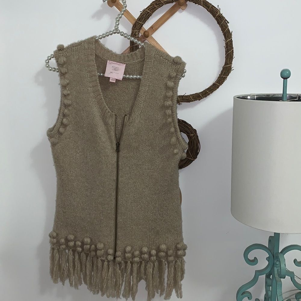 Romeo & Juliet Couture Womens L Wool Mohair Blend Zip Up Fringe Sweater Vest Tan